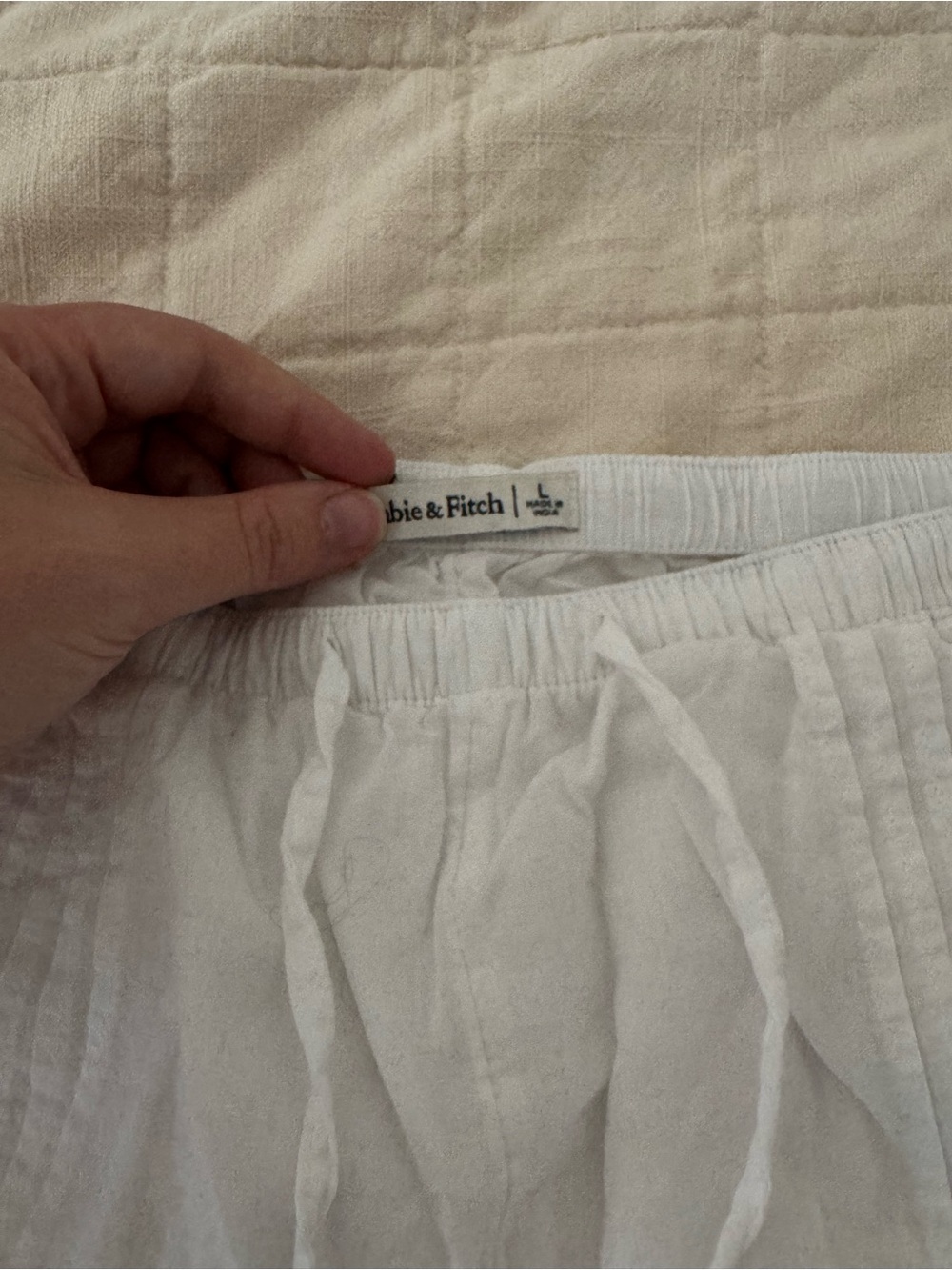 A&F Linen Shorts - Picture 2 of 2